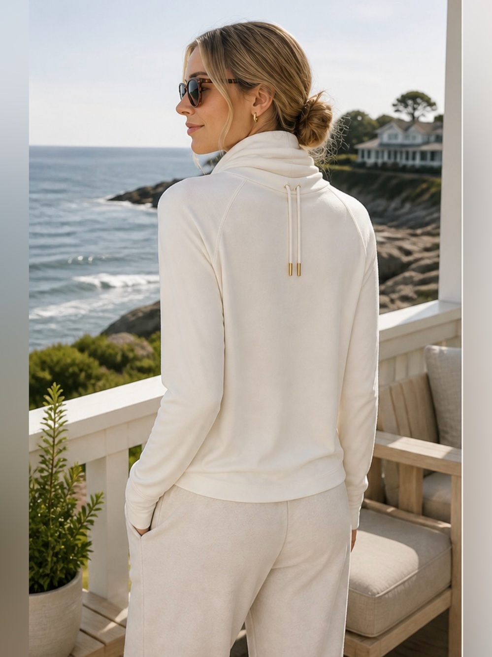 Alala Cream Cowl Neck Sweatshirt Large Funnel Neck Thumbholes Lightweight Luxe